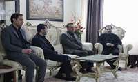ایستادگی ملت ایران، سلاحی برنده در برابر توطئه دشمنان؛ پیام مقاومت از دیدار با خانواده شهید امیر آرین لنگری